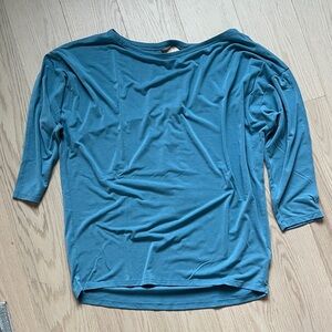 Athleta Ease In Top Blue Medium Back Cutout 3/4 Sleeve